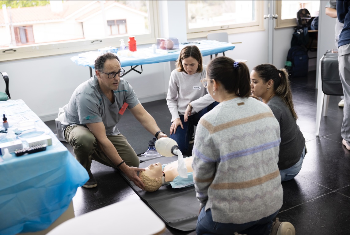 Curso PALS en la Escuela de Enfermería de Asistencial Médica